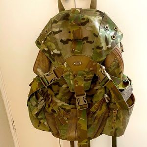 Oakley camo backpack